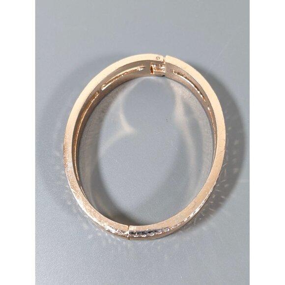 Retro Gold Tone Hammered Style Rhinestone Tennis Bangle Bracelet 7" - Picture 3 of 10